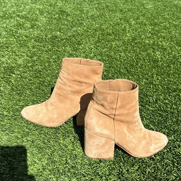 Women’s Sam Edelman 7.5 Fawn Boot in Warm Oat - Picture 7 of 8